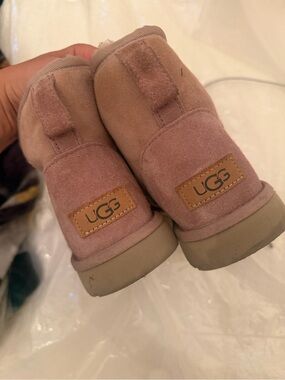 Pink uggs